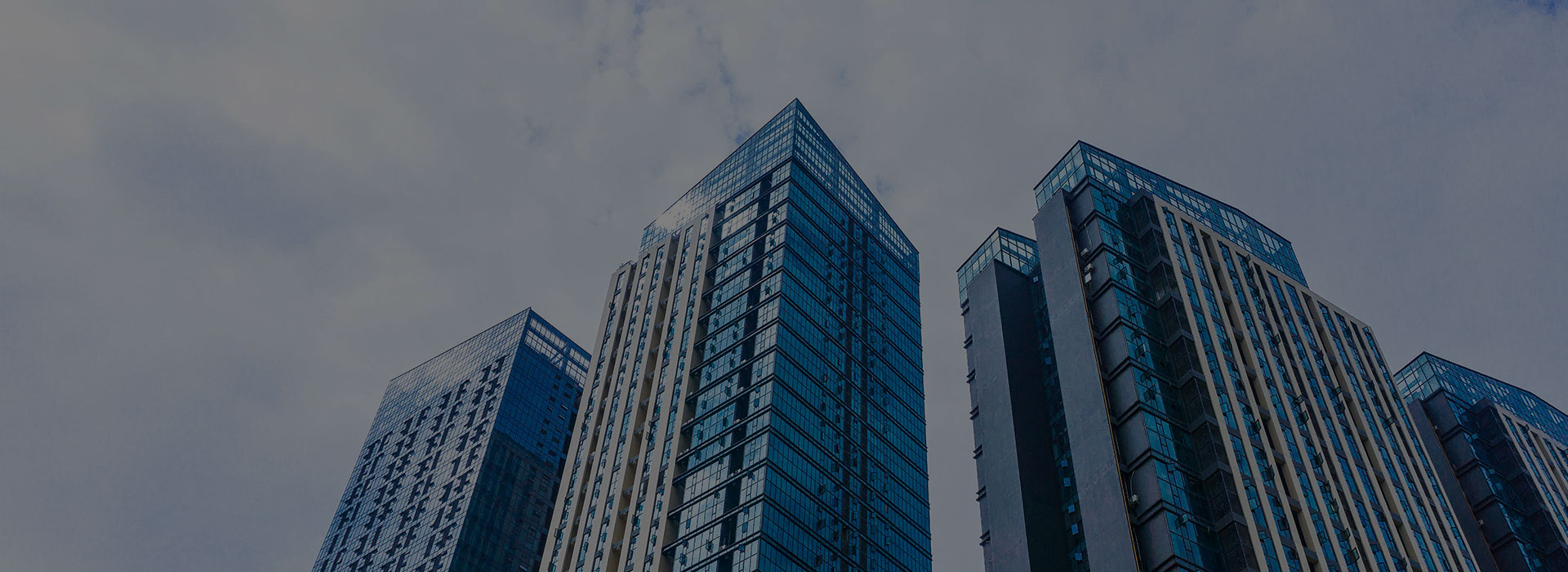 適用于輸送易于掏取的粉狀、粒狀、小塊狀的低磨琢性物料及袋裝物料